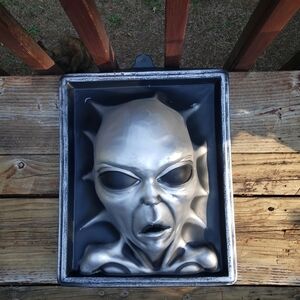 1996 Dark Illusions R. Marino ALIEN Metallic Wall Hanging - Lightweight Plastic